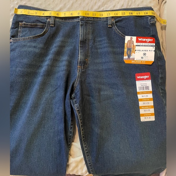 Wrangler Other - Wrangler relaxed fit size 36x30 mens jeans NWT
2 Avail, 1 per listing